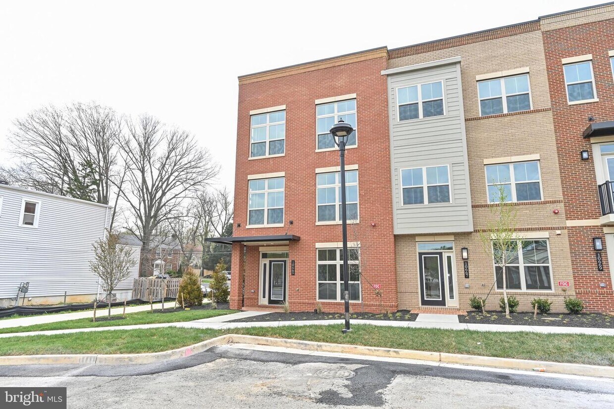 10665 Fairgrounds Dr, Fairfax, VA 22030 Townhouse for Rent in Fairfax