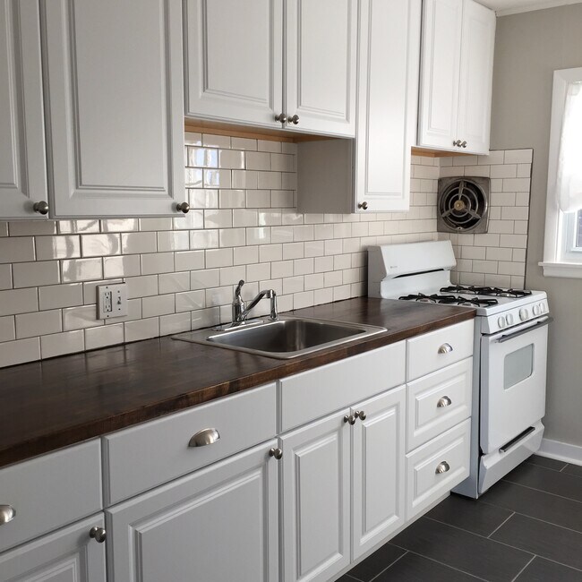 2 bedroom kitchen - 1206 S Midvale Blvd