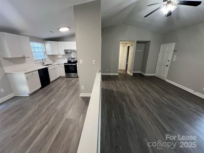 Building Photo - 6040 Sunset Chase Ln