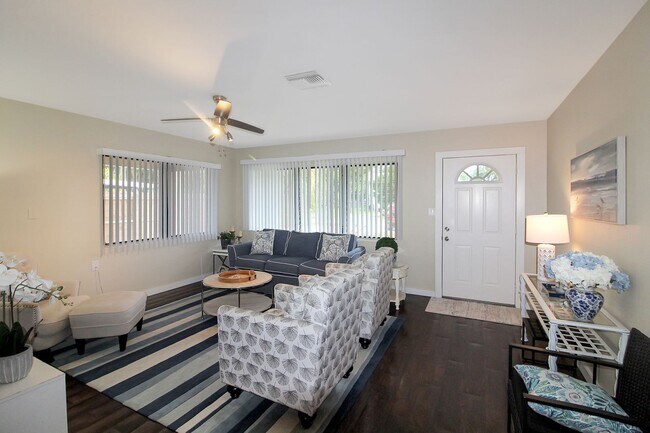 Foto del edificio - 215 Pecan Ln