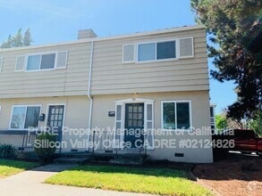 Building Photo - 998 College Dr