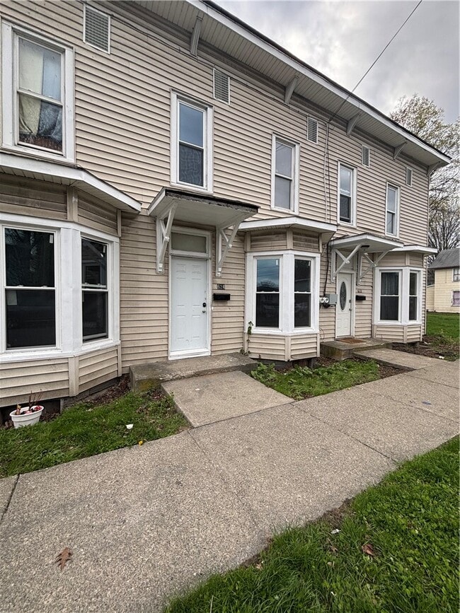 Building Photo - 622-632-632 Lewis St