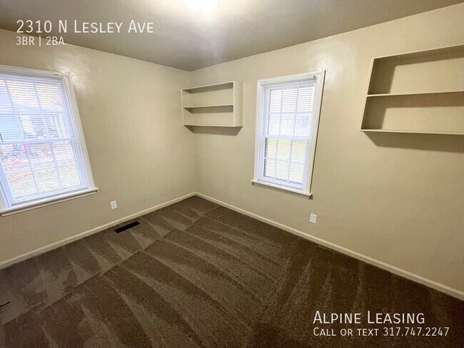 Foto del edificio - 3 Bedroom MASSIVE 2-car-garage/workshop co...