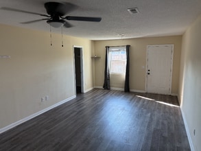 Building Photo - 2724 10th Ave SW