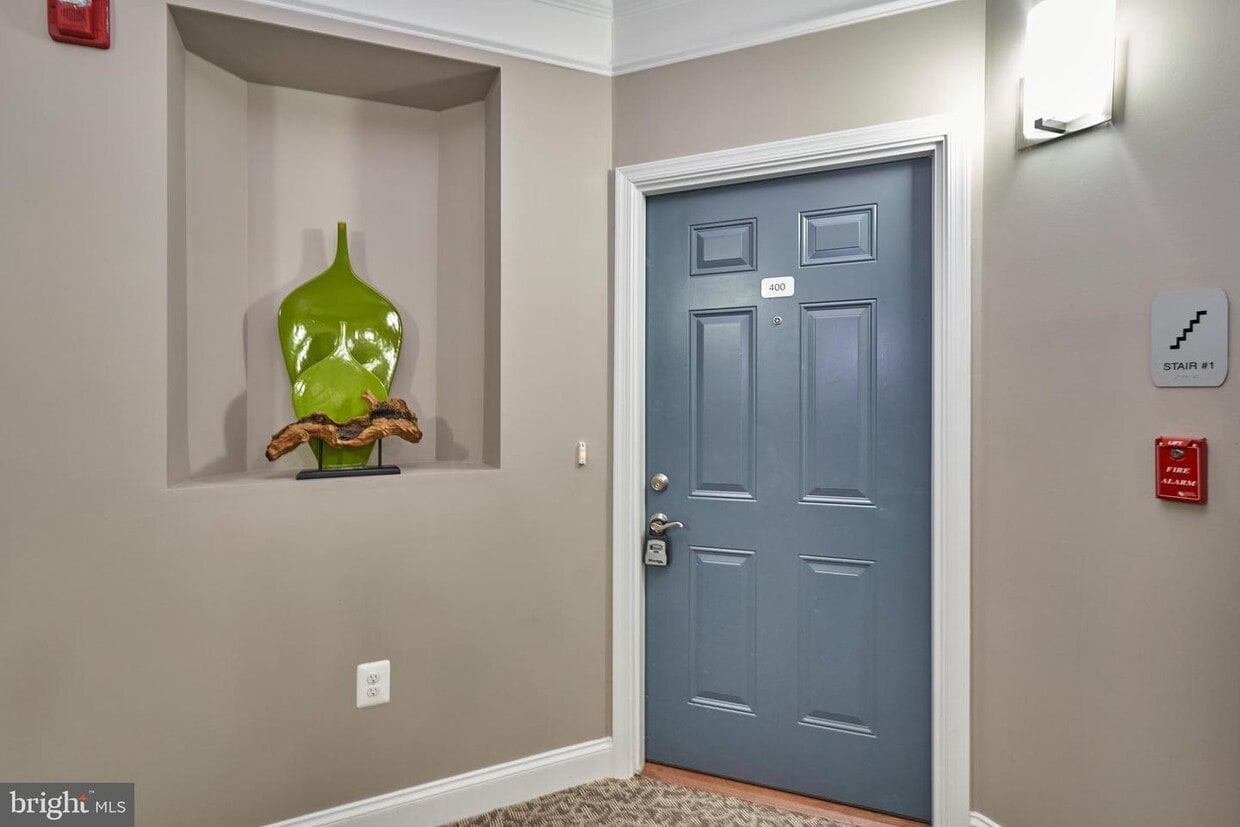 24661 Woolly Mammoth Terrace Unit 400, Aldie, VA 20105 Apartment for