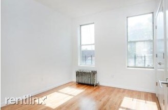 Building Photo - 572 E 26th St