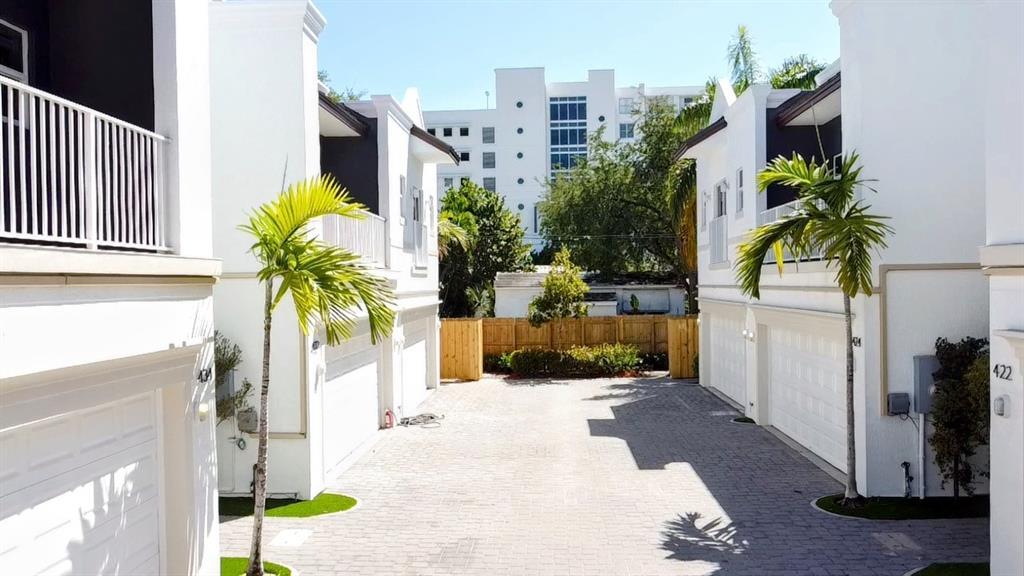 Photo - 420 SE 16th St (Fort Lauderdale, FL)