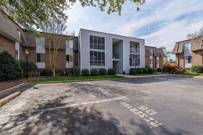 Building Photo - 325 Laurens St SW