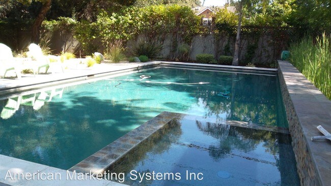 Building Photo - 507 Entrada Way