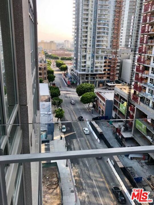 Foto del edificio - 1100 S Hope St