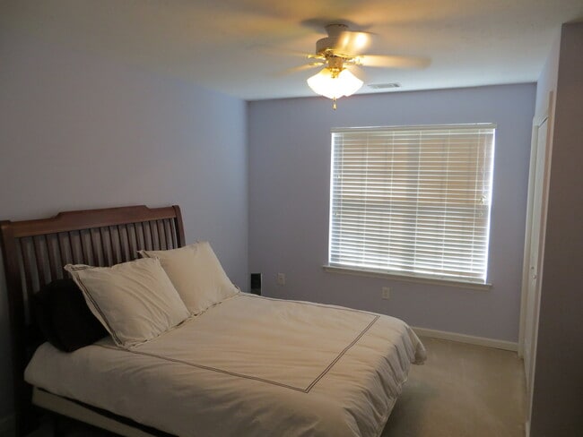 Building Photo - Bay Hill Townhomes in Evans