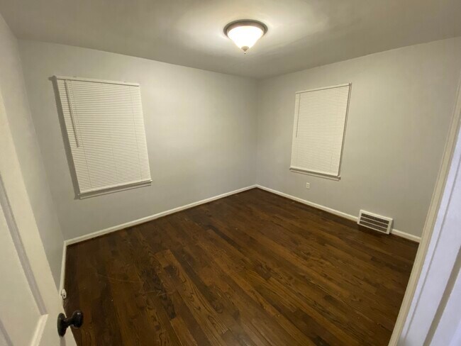 Foto del edificio - 24120 Chicago St