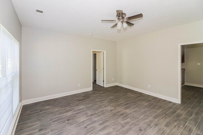 Building Photo - 3402 Hallshire Dr