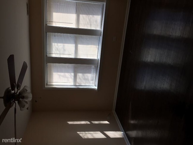 Foto del edificio - 5122 W Sunnyside Ave