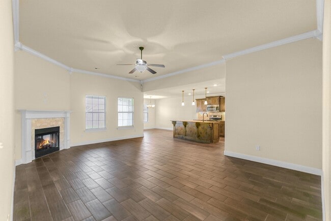 Building Photo - 1241 Kensington Dr