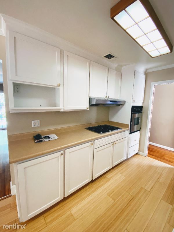 Building Photo - 3 br, 1 bath House - 2323 Temple Dr