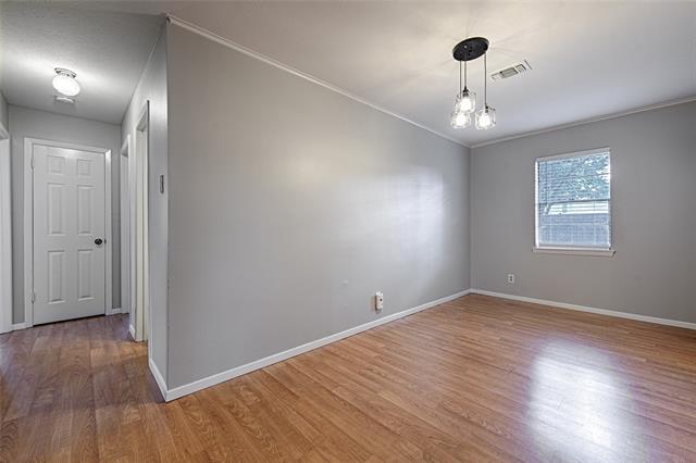 Foto del edificio - 2304 Meadow Crest