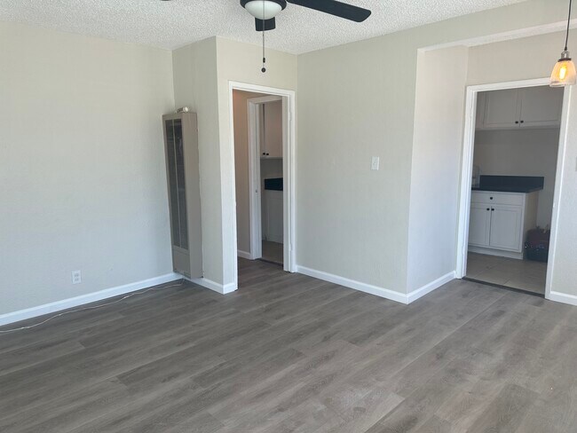 Foto del edificio - 45001 10th St W