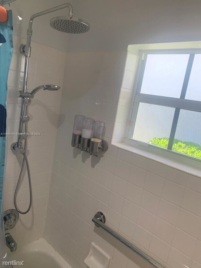 Foto del edificio - 4 br, 2.5 bath House - 4255 Palmetto Trl