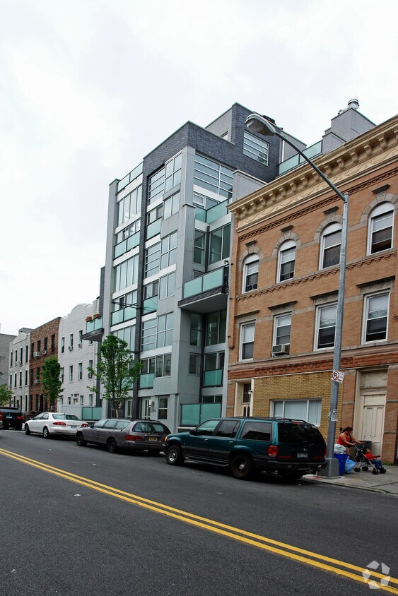 Building Photo - 284-286 20th St