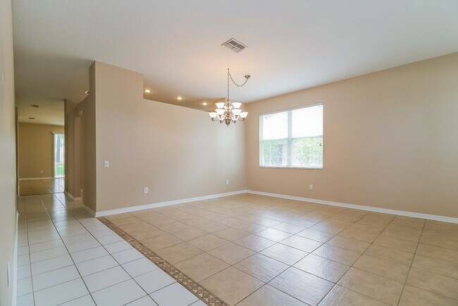 Building Photo - 5512 Terrain De Golf Dr