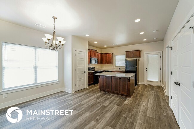 Foto del edificio - 915 Maple Trce