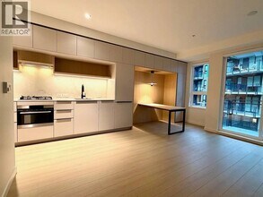 Building Photo - 125 Albert St