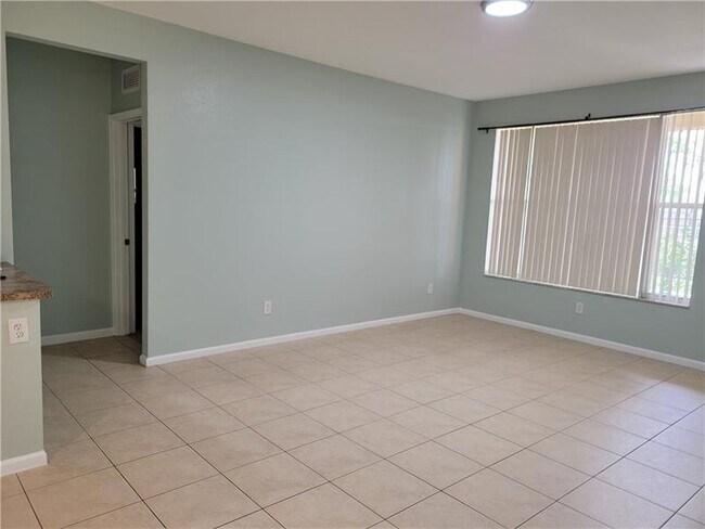 Foto del edificio - 3569 Forest Hill Blvd