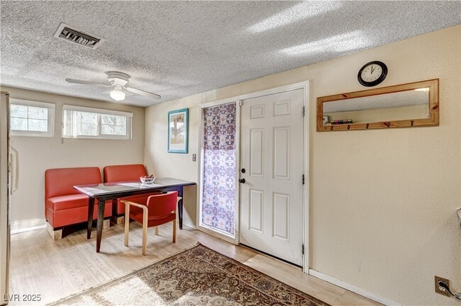 Building Photo - 1914 Ottawa Dr