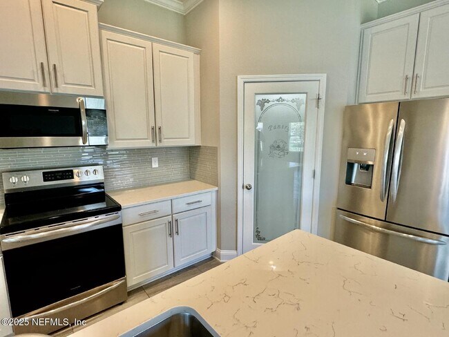 Foto del edificio - 336 Midway Park Dr
