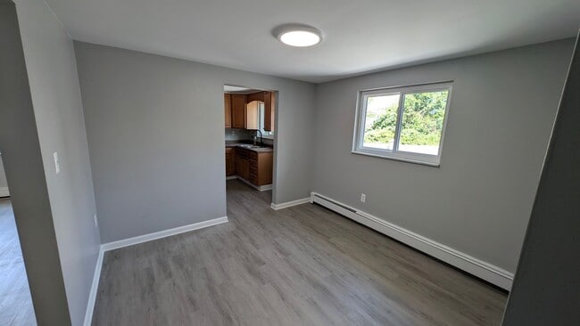 Building Photo - Whitaker / Homestead - 2 BR Single Family,...