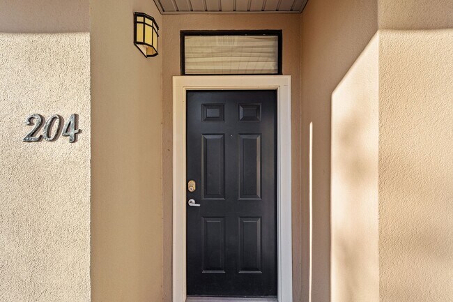 Foto del edificio - Stylish 2/1 condo in downtown Gainesville w/ parking and laundry