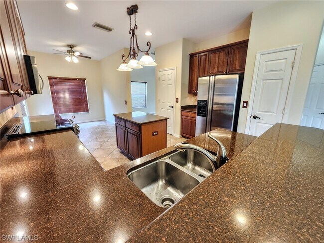 Foto del edificio - 8965 Falcon Pointe Loop