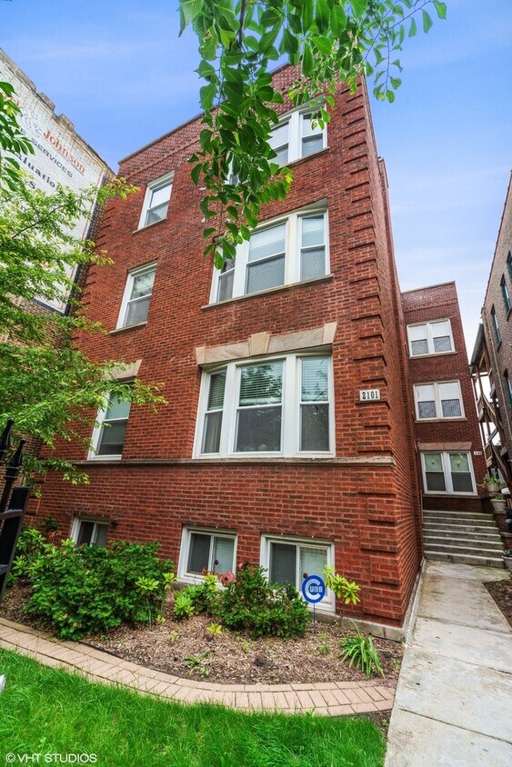 Foto principal - 2101 W Lawrence Ave