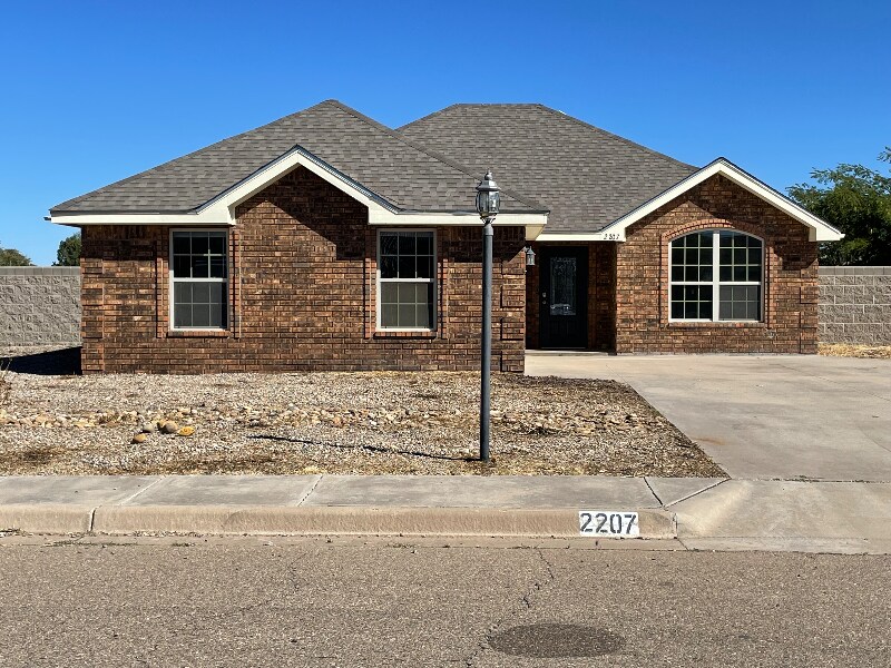 Foto principal - 2207 W Beech St