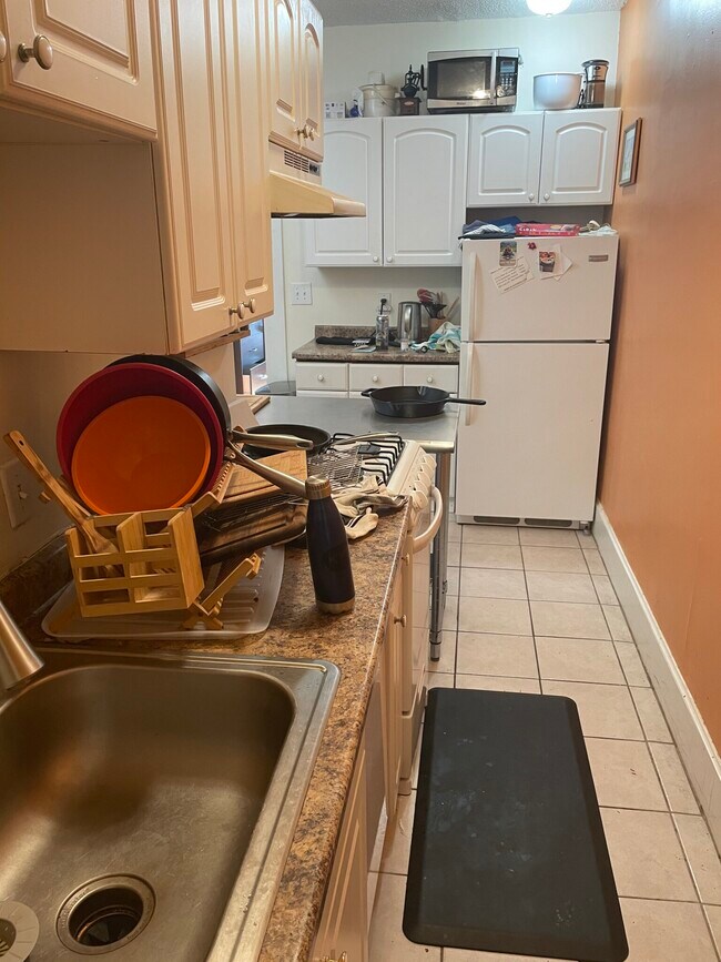 Building Photo - 132 1/2 Oxford St. Unit 1