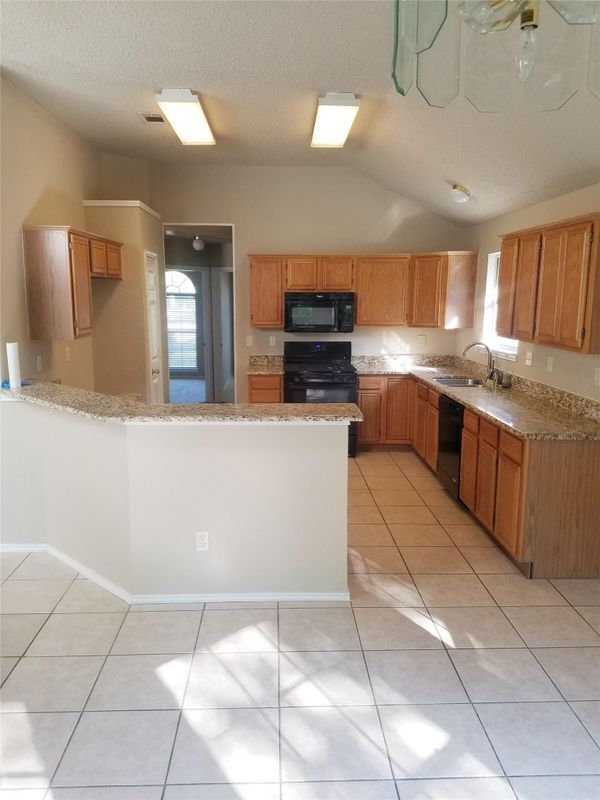 Foto del edificio - 3519 Daisy Ln