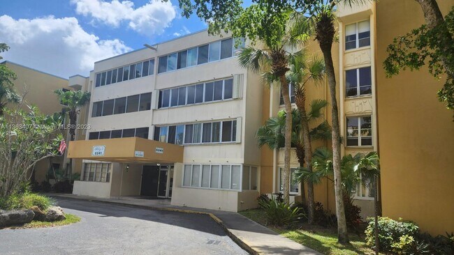 Building Photo - 6841 SW 147th Ave