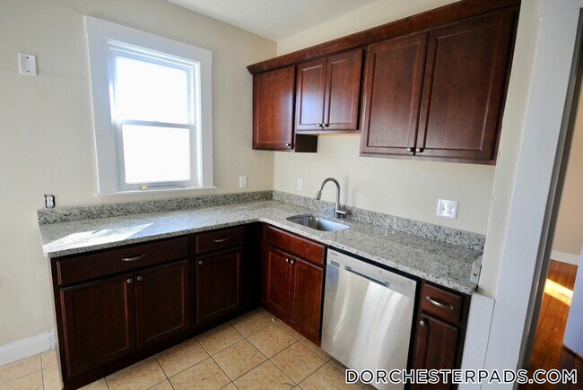 Foto del edificio - 139 E Cottage St