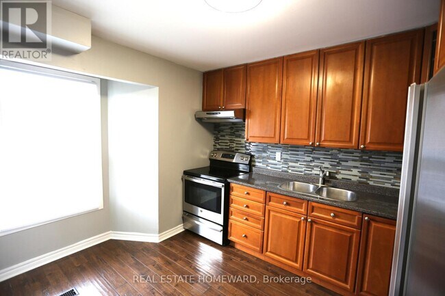 Building Photo - 104 Enderby Crescent