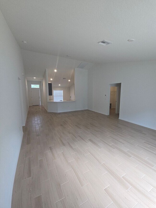 Foto del edificio - 4 bed 2 bath new construction home