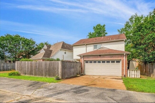 Photo - 772 Breeze Way House