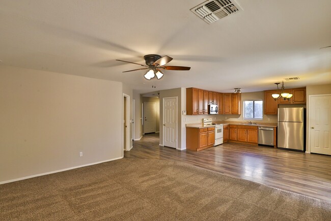 Building Photo - 34009 N Alison Dr