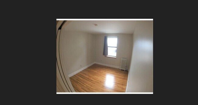 Building Photo - 210 Hemenway St