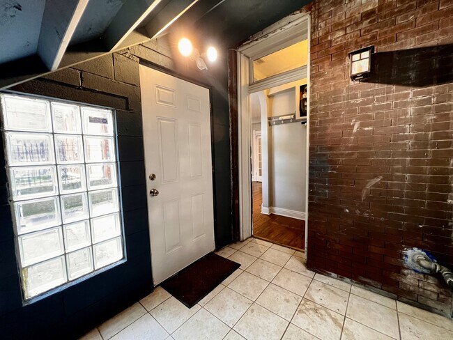 Foto del edificio - 1811 W Cortland St