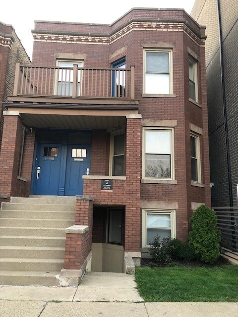 Primary Photo - 2704 N Ashland Ave