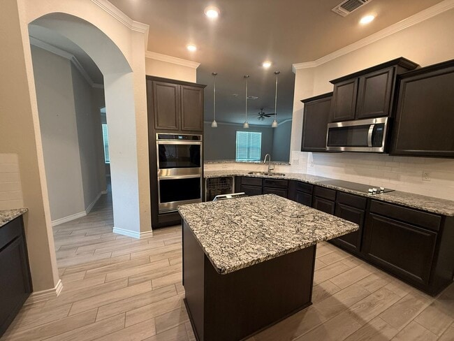 Building Photo - GORGEOUS 3-bedroom 2-bathroom home in Ceda...