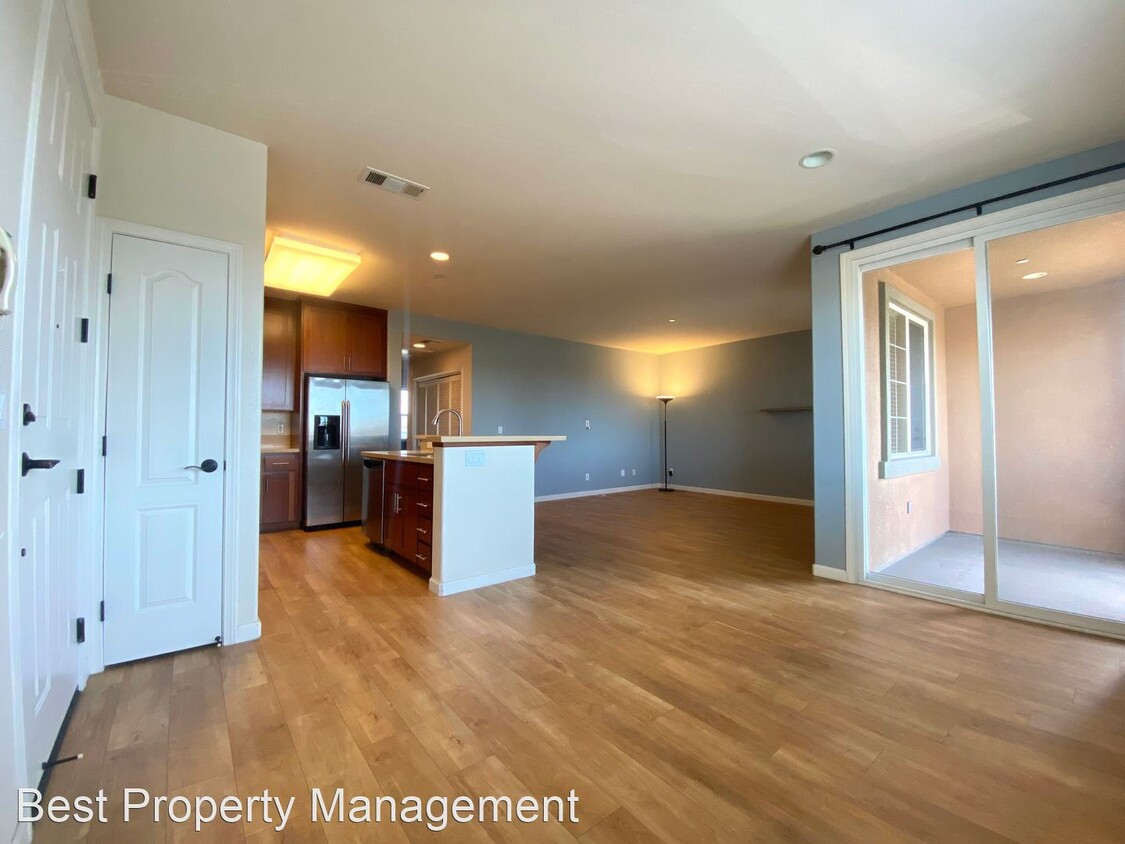 Foto principal - 2 br, 2 bath House - 30823 Union City Blvd