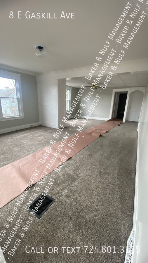Foto del edificio - Pets Allowed! Duplex on Gaskill - Recently...