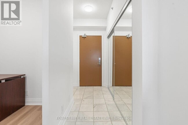 Photo du bâtiment - 520-520 Steeles Ave W